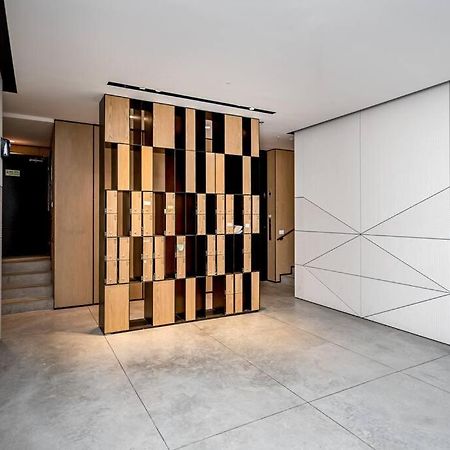 Modern And Design 1 Bd Apt Close To The Beach Тель-Авив Экстерьер фото