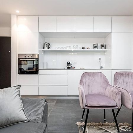 Modern And Design 1 Bd Apt Close To The Beach Тель-Авив Экстерьер фото
