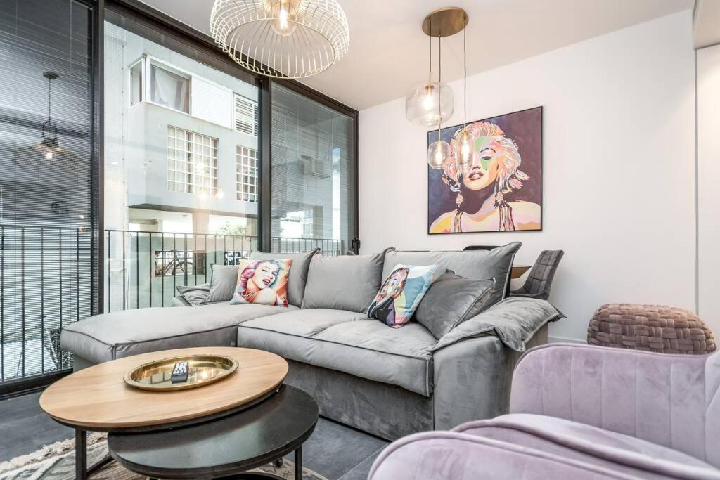 Modern And Design 1 Bd Apt Close To The Beach Тель-Авив Экстерьер фото