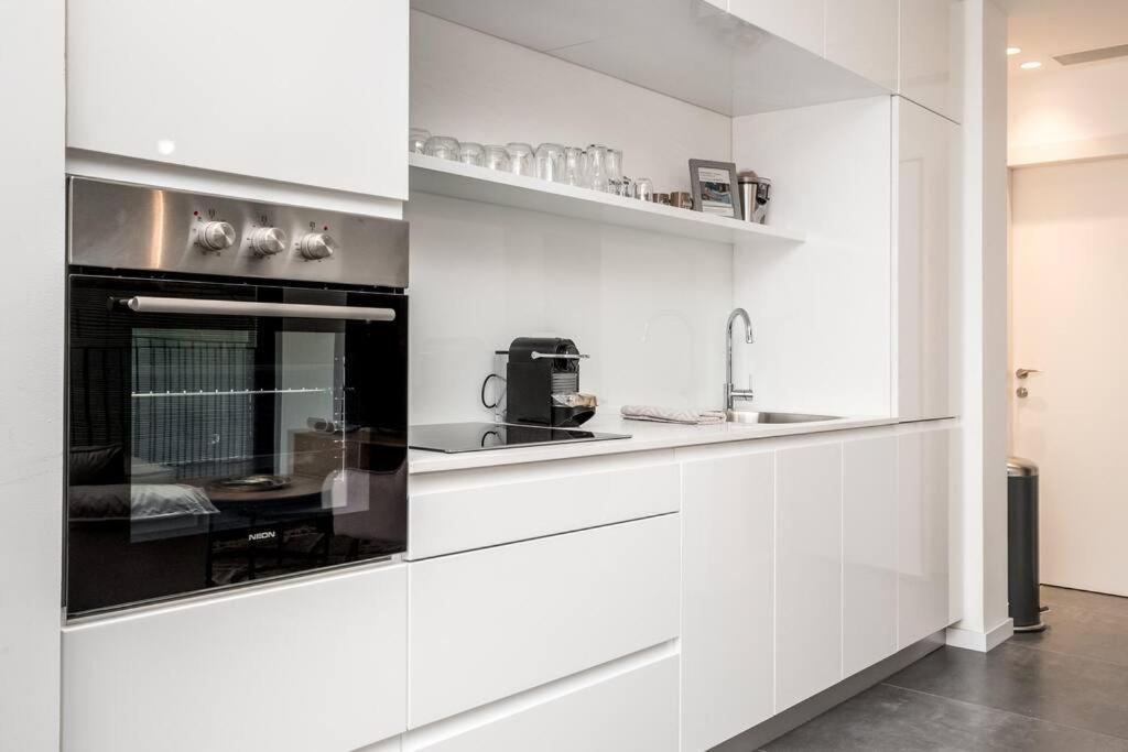 Modern And Design 1 Bd Apt Close To The Beach Тель-Авив Экстерьер фото