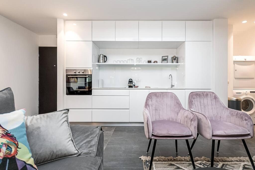 Modern And Design 1 Bd Apt Close To The Beach Тель-Авив Экстерьер фото